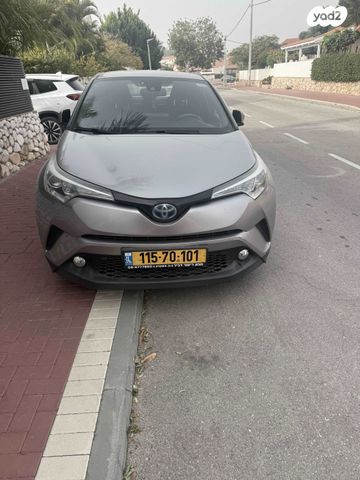 מודעת רכב טויוטה C-HR