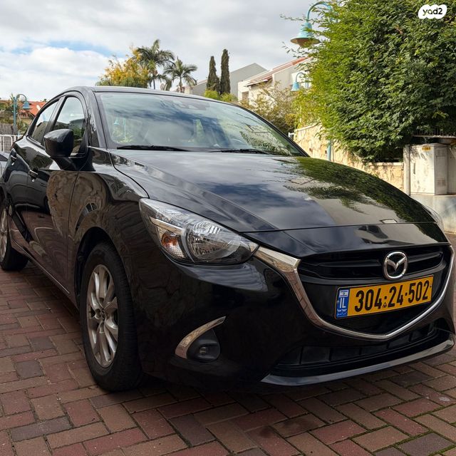 מודעת רכב מאזדה 2
