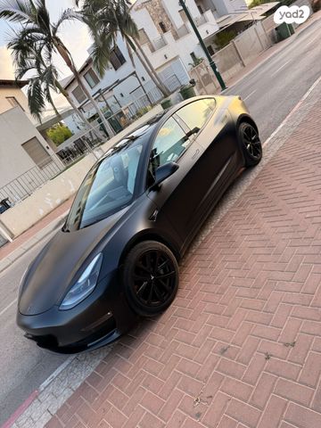 מודעת רכב טסלה מודל 3