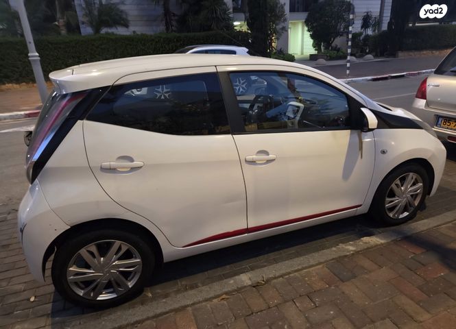 מודעת רכב טויוטה אייגו