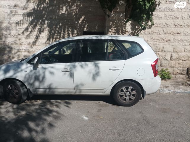 מודעת רכב קיה קארנס