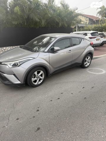 מודעת רכב טויוטה C-HR