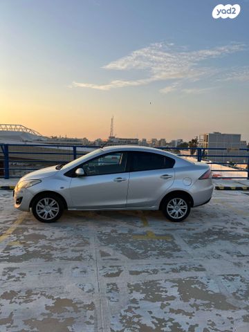 מודעת רכב מאזדה 2