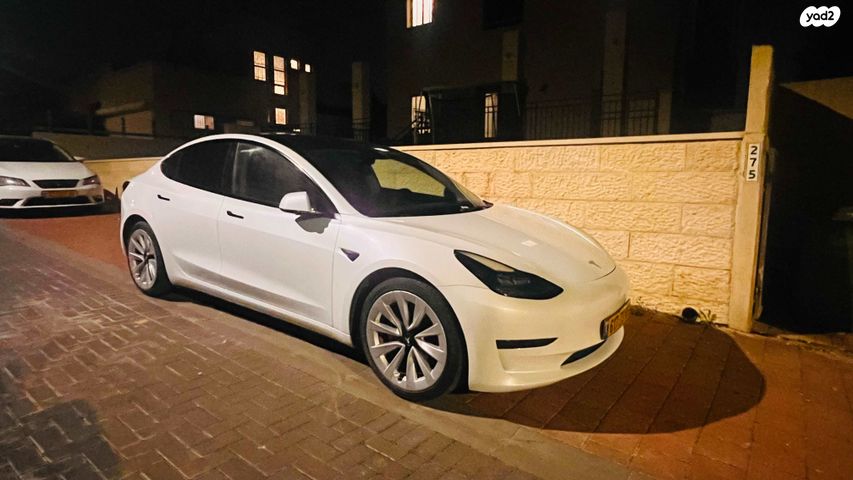 מודעת רכב טסלה מודל 3