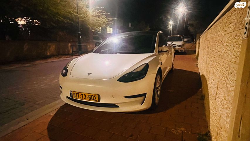מודעת רכב טסלה מודל 3