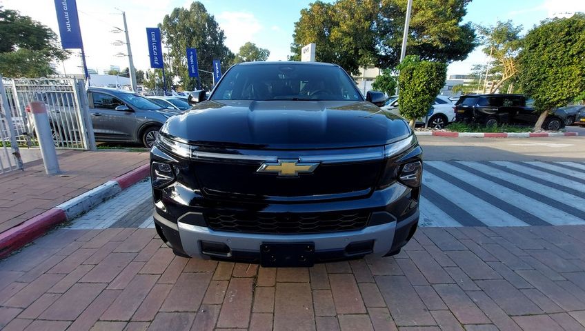 מודעת רכב שברולט סילברדו EV