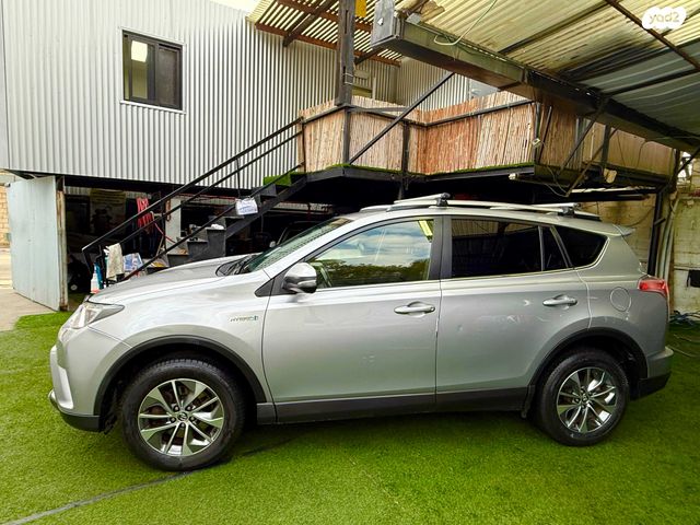 מודעת רכב טויוטה RAV4