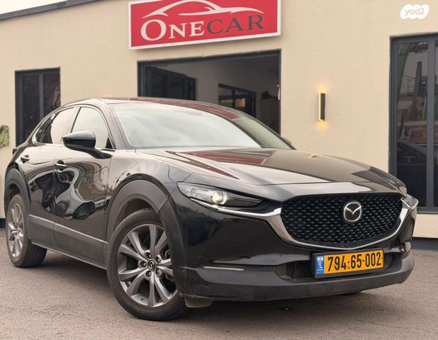 מודעת רכב מאזדה CX-30