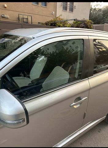 מודעת רכב מיצובישי אאוטלנדר