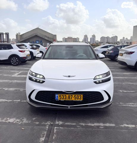 מודעת רכב ג'נסיס GV60