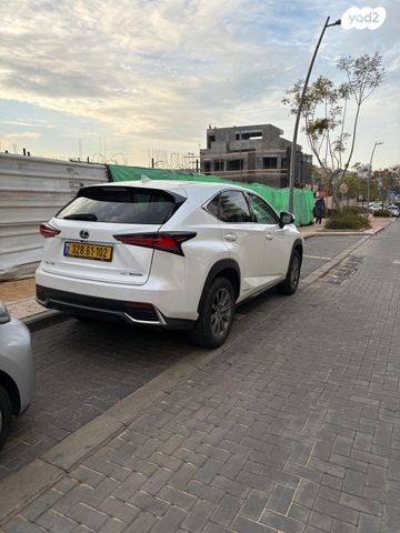 מודעת רכב לקסוס NX