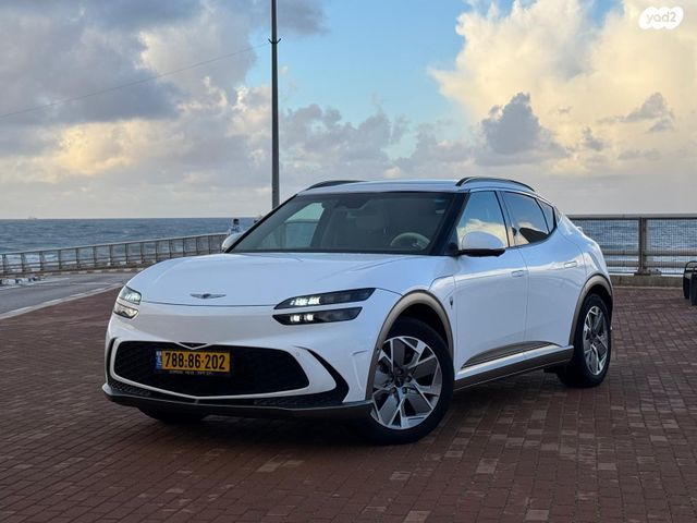 מודעת רכב ג'נסיס GV60