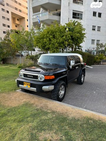 מודעת רכב טויוטה FJ קרוזר