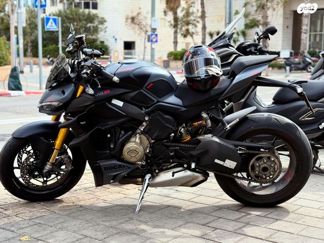 מודעת רכב דוקאטי סטריטפייטר V4s