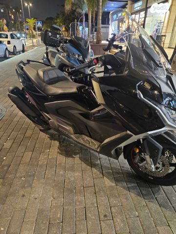 מודעת רכב קימקו AK 550