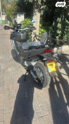 מודעת רכב סאן יאנג ADX400