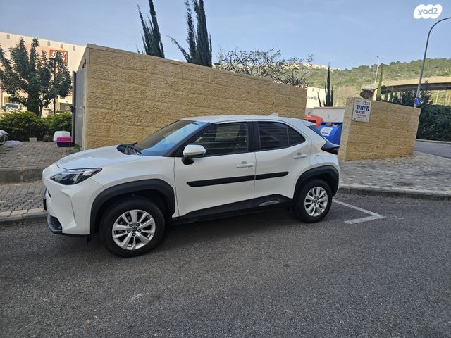 מודעת רכב טויוטה יאריס קרוס