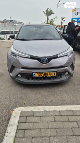 מודעת רכב טויוטה C-HR