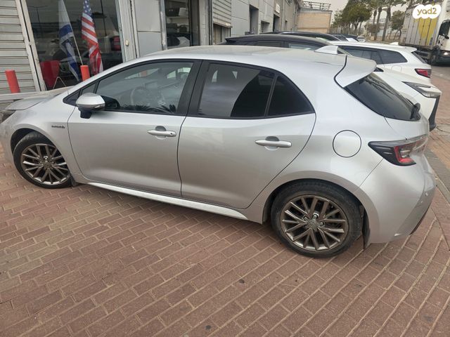 מודעת רכב טויוטה קורולה