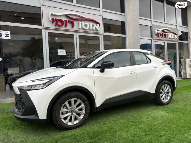 מודעת רכב טויוטה C-HR