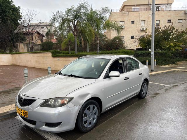 מודעת רכב מאזדה 3