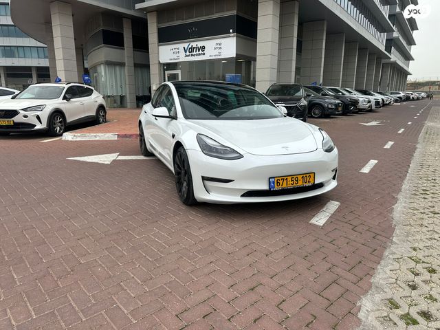 מודעת רכב טסלה מודל 3