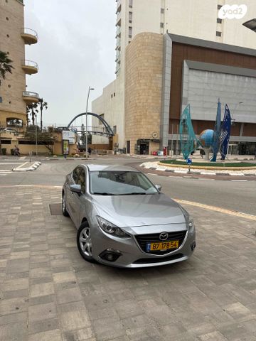 מודעת רכב מאזדה 3