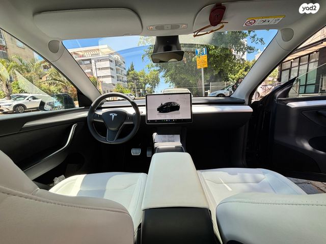 מודעת רכב טסלה מודל Y