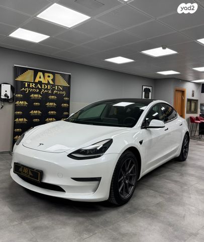 מודעת רכב טסלה מודל 3