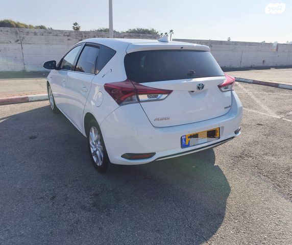 מודעת רכב טויוטה אוריס