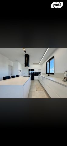 גיורא יוספטל 7