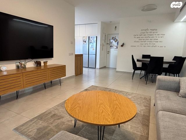 שדרות יוהנה ז'בוטינסקי 12