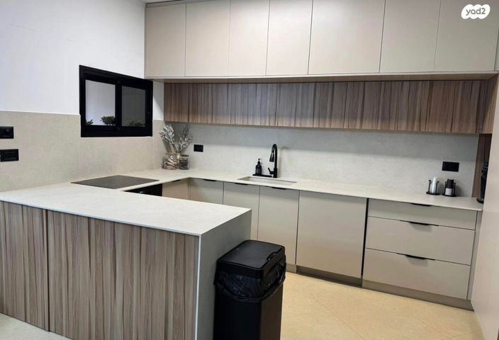 דרך המשחררים 102