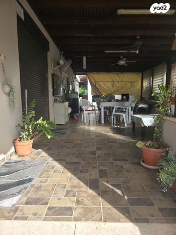 הנרייטה סולד 24