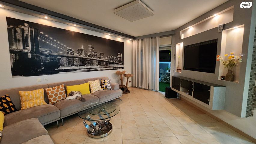 שדרות יוהנה ז'בוטינסקי 12