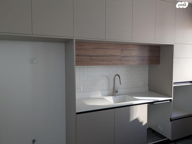 יונה וולך 16