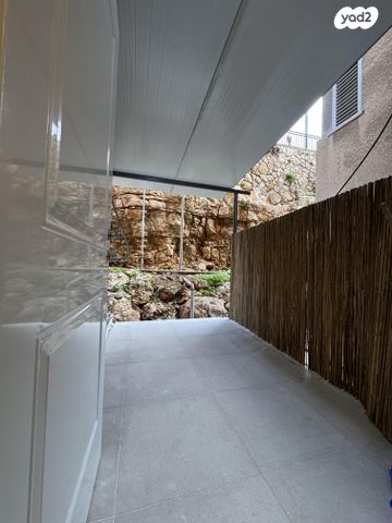 דרך יד לבנים 208