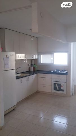 קדושי קהילת מזריץ' 12