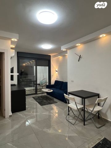 שלום שבזי 19