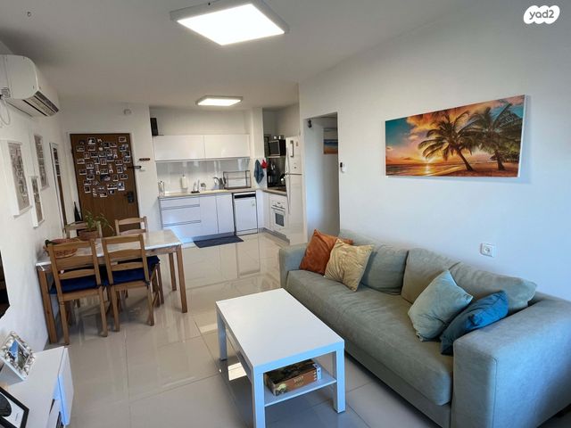 יהודה בורלא 28