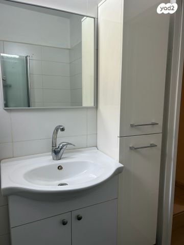 ארנסט הוגו 15