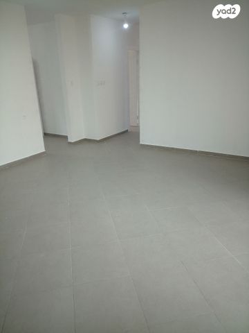 נחום הנביא 9