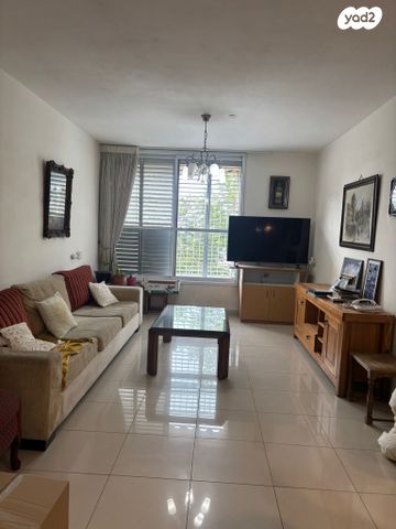 ד"ר אברהם אליהו הרכבי 13