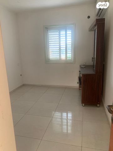 יקותיאל אדם 10