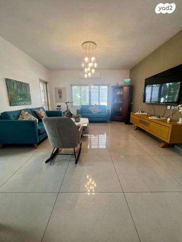 גיורא יוספטל 