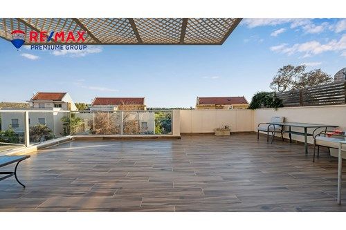 גג/ פנטהאוז