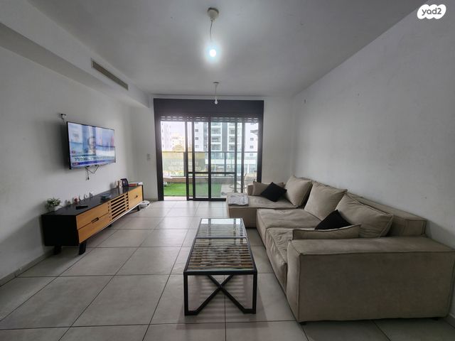 דירה, החורש, חריש