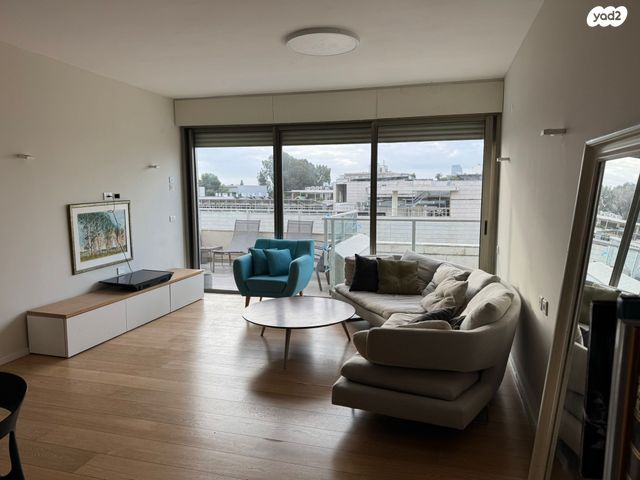 אלכסנדר סשה ארגוב 21