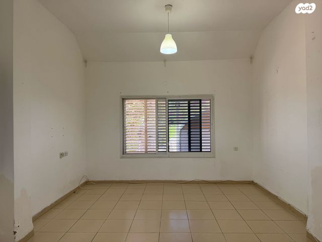 אחיהוד בן שלומי 