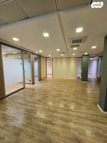 שדרות המגינים 42